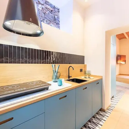 Charming In Historic Front Sea With Free Parking, Near Portofino Lejlighed