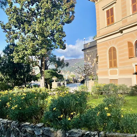 Apartment Charming In Historic Front Sea With Free Parking, Near Portofino Rapallo